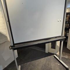 ホワイトボード　縦180㎝　横140㎝