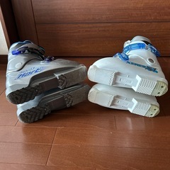 セレス　23cm Hart 24cm 子供用スキーブーツ　ジュニアスキー　2点セットの画像