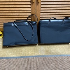 バッグ　二つの画像
