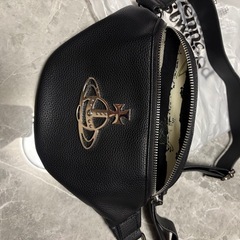 ヴィヴィアン・ウエストウッド ショルダーバッグの画像