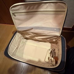 スーツケースの画像