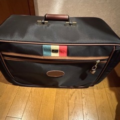 スーツケースの画像