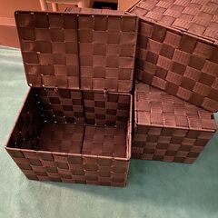 小物入れ　ペーパー入れ　蓋つきの画像