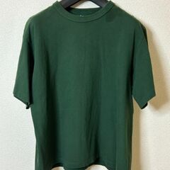 GU、メンズTシャツの画像