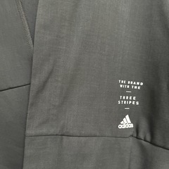 adidas パーカー【未使用に近い】の画像