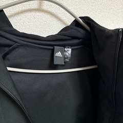 adidas パーカー【未使用に近い】の画像