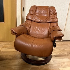 革製高級リクライニングソファ