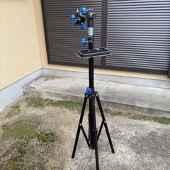 自転車を吊り上げて作業するやつ？