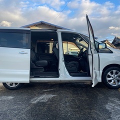 希少！パノラミックルーフ付き☆月々1.2万円〜分割払い可❗️車検2年付き！大人気☆日産 セレナ ハイウェイスター☆SDナビ☆走行中DVD見れます☆ETC☆バックカメラ☆ドラレコ付きのフル装備☆両側電動スライドドア☆クルーズコントロール搭載☆ウィンカーミラー☆フル装備☆事故修復歴無し☆車内広々三列シート‼️の画像