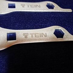 ⑤TEIN　車高調整用レンチ(2本入り)　クロムバナジウム鋼　12.7mm(1/2インチ)□穴でスピンナーハンドル等に対応　17mm六角穴でトップナットなどの仮締めが可能の画像