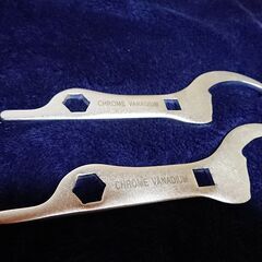 ⑤TEIN　車高調整用レンチ(2本入り)　クロムバナジウム鋼　12.7mm(1/2インチ)□穴でスピンナーハンドル等に対応　17mm六角穴でトップナットなどの仮締めが可能の画像