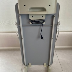 東芝　ズボンプレッサー　HIP-T22
の画像