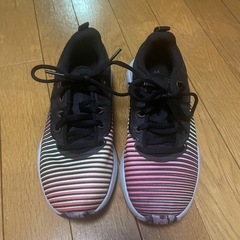 UNDER ARMOUR UAチャージド ブリーズ トレーナー3 23.5cmの画像