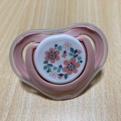 コンビ　おしゃぶり　新生児用