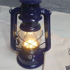 【ステキな】LEDランタン　ネイビー ◐新しい電池付き
