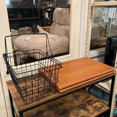 伸縮ランドリーラック（ブラック）可動棚×２、バスケット×２付きの画像