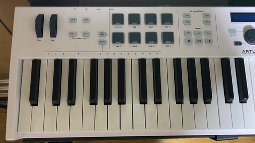 88鍵MIDIキーボード　ARTURIA KEYLAB ESSENTIAL 88　