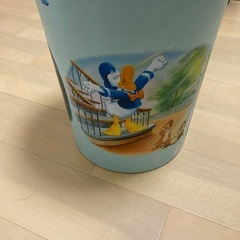 ミッキーマウスのゴミ箱、缶の画像