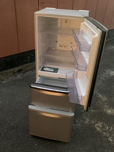 ?配送無料?当時配送‼️?335L 三菱 60cmのスリム冷蔵庫?ノンフロン　ファミリータイプ✨ ３ドア　冷凍冷蔵庫?