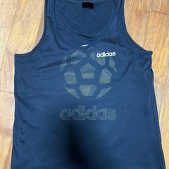 adidasノースリーブTシャツ