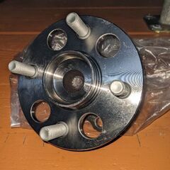 アクア　リアハブベアリング新品
