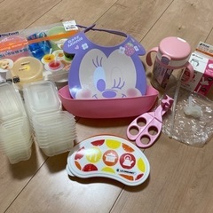 離乳食セット　エプロン　マグ　など
