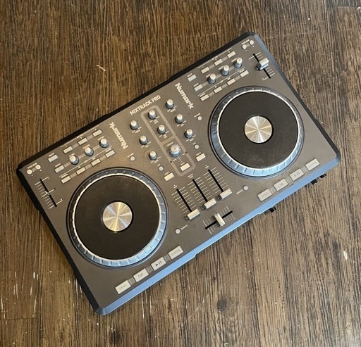 Numark Mixtrack Pro DJ Mixer ヌマーク