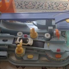 ※ジャンク品※トミカ 楽しい自動車工場&メガショールームの画像