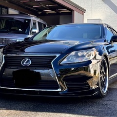 レクサスLS600hの画像
