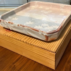 志野焼　春秋角皿