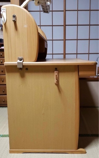 ライト付き　学習机
