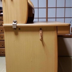 ライト付き　学習机の画像