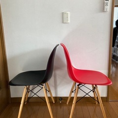 イームズ リプロダクト チェア レッド ブラックの画像