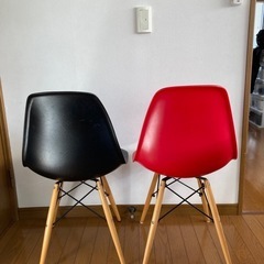 イームズ リプロダクト チェア レッド ブラックの画像