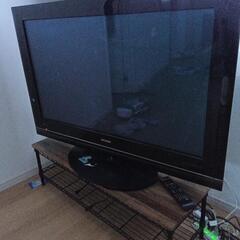 テレビとテレビ台の画像