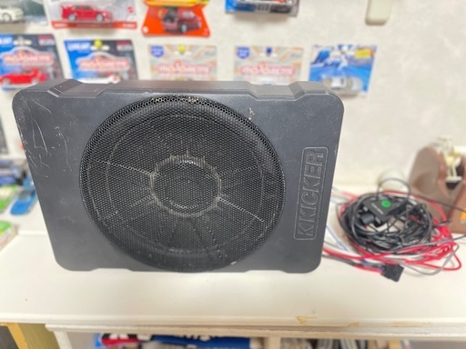 kicker HS10 アンプ内蔵サブウーファー
