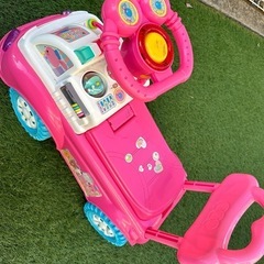 オモチャの車の画像