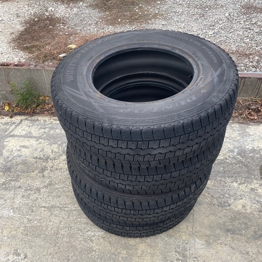 スタッドレスタイヤ195/80R15