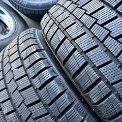 225/55R17バリ山スタッドレス4本セットの画像
