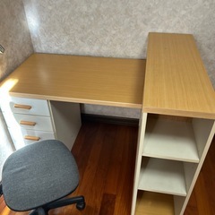 【タダ】机、イスセットの画像
