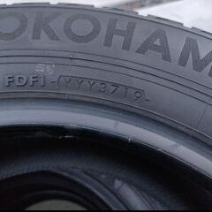 16インチ　4本　スタッドレスタイヤ　215/60R16の画像