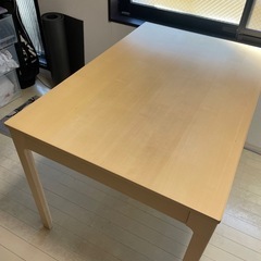 伸縮可能テーブル