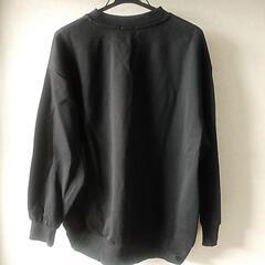 トレーナー黒①の画像