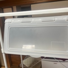 ガレージセール　ラック、衣装ケースなどの画像