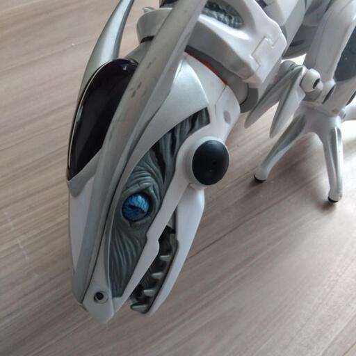 動くダイナソー