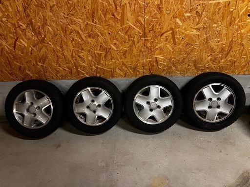 スタッドレス　バリ溝 PCD100 4穴　軽自動車