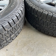 美品スタッドレス　バリ山の画像