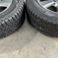 美品スタッドレス　バリ山の画像