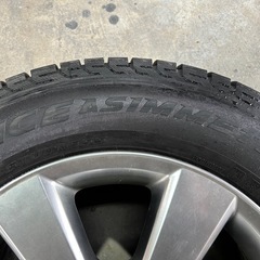 美品スタッドレス　バリ山の画像