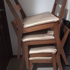 ニトリ　ダイニングチェア４脚の画像